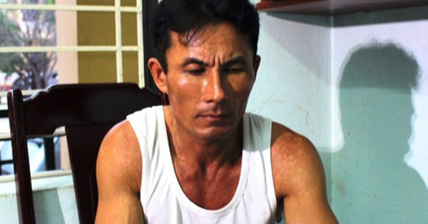 Mẫu thuẫn lúc uống cà phê, rút dao đâm chết người phụ nữ