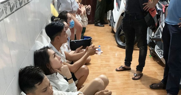 Ngỡ ngàng khi kiểm tra đột xuất 1 căn nhà ở vùng ven Long An
