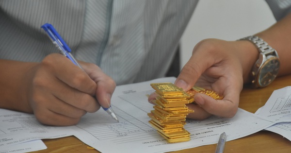 Giá vàng hôm nay 18-2: Tiếp tục giảm sâu, các quỹ đầu tư bán 39,5 tấn vàng Giá vàng hôm nay 18-2: Tiếp tục giảm sâu, các quỹ đầu tư bán 39,5 tấn vàng