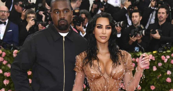Kim "Siêu vòng ba" đệ đơn ly hôn Kanye West Kim "Siêu vòng ba" đệ đơn ly hôn Kanye West