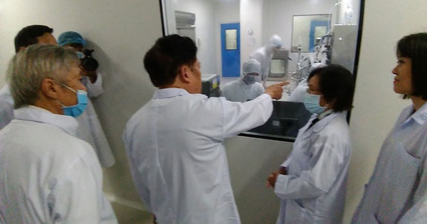 Việt Nam nỗ lực "phủ sóng" vắc-xin Covid-19 (*): Ưu tiên sản xuất vắc-xin trong nước Việt Nam nỗ lực "phủ sóng" vắc-xin Covid-19 (*): Ưu tiên sản xuất vắc-xin trong nước