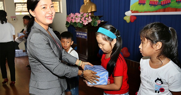 Đãi ngộ thỏa đáng lao động nữ Đãi ngộ thỏa đáng lao động nữ