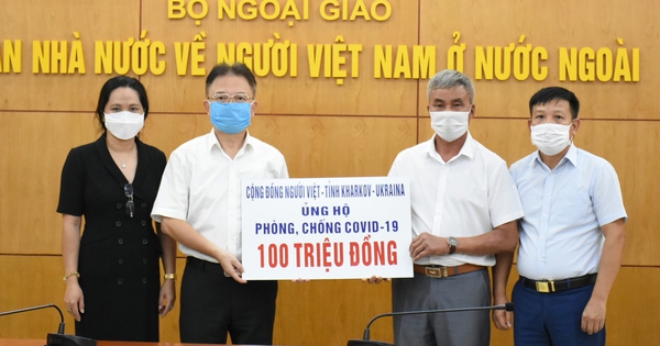 Người Việt tỉnh Kharkov-Ukraina ủng hộ phòng chống Covid-19 - Vimarsana News