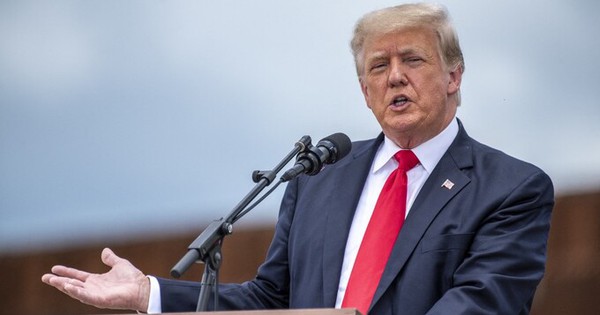 Ông Trump ra tận biên giới tìm cơ hội - Vimarsana News