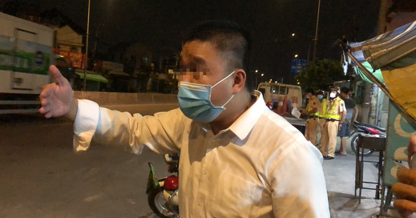 Người đàn ông lý sự: "Chỉ thị 16 không có yêu cầu phải có giấy xét nghiệm âm tính mới được vào TP HCM" - Vimarsana News