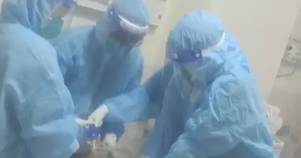 Cận cảnh các y, bác sĩ Thanh Hóa làm việc ở tâm dịch Covid-19 TP HCM