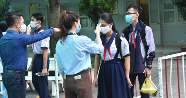 Tuyển sinh lớp 10 tại TP HCM: Nên xét tuyển cả hệ chuyên - Vimarsana News