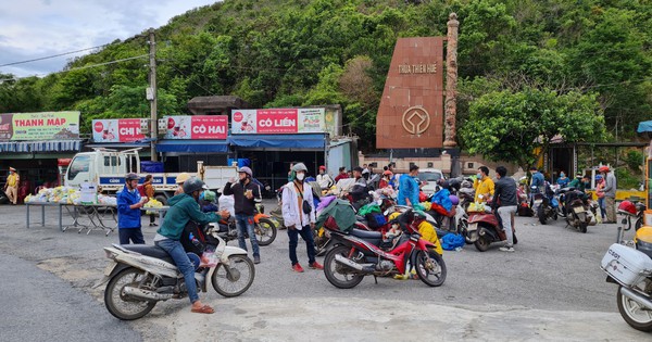 Chủ tịch Thừa Thiên - Huế khuyến cáo người dân không nên tự ý rời khỏi tâm dịch về quê - Vimarsana News
