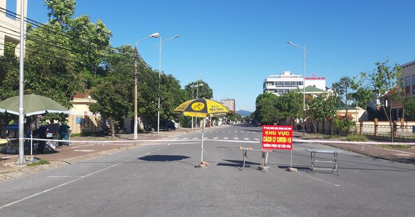 Sau 3 lần âm tính, nữ sinh viên dương tínhSARS-CoV-2 khi xét nghiệm lần 4Qua xét nghiệm ngành Y tế Nghệ An đã phát hiện thêm 3 người dân ở TP Vinh có kết quả dương tính với virus SARS-CoV-2. Trong đó có một trường hợp xét nghiệm lần thứ 4 mới biết mình mắc Covid-19. - Vimarsana News