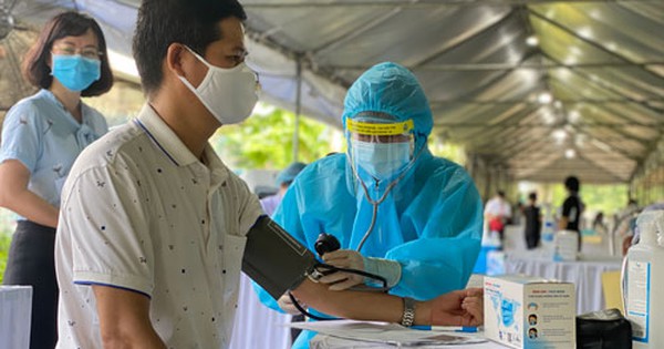 VỪA CHỐNG DỊCH VỪA ỔN ĐỊNH ĐỜI SỐNG CÔNG NHÂN (*): Chung sống an toàn với dịch bệnh - Vimarsana News