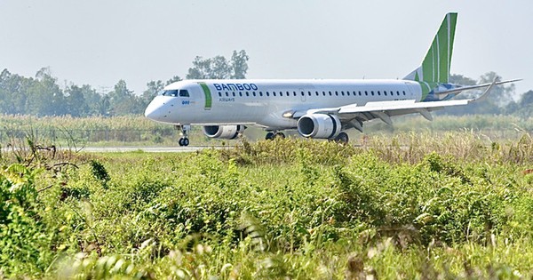 Xem xét khai thác máy bay Embraer tại sân bay Cà Mau - Vimarsana News