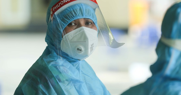 Ít nhất 857 nhân viên y tế, bác sĩ Hà Nội xin nghỉ việc và xin chuyển công tác