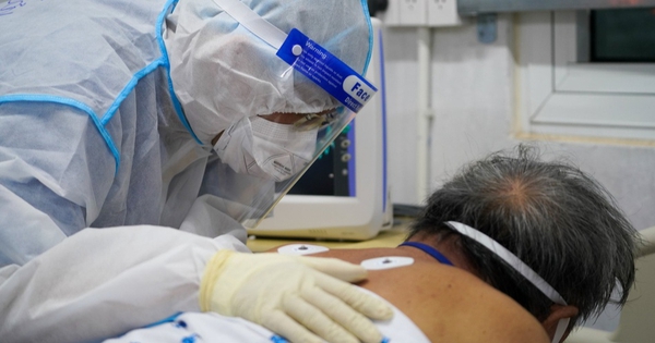 Dịch COVID-19 hôm nay: Số ca nhiễm bất ngờ giảm sâu