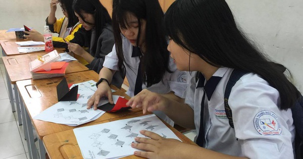 Thủ tướng Chính phủ yêu cầu xem lại lịch học của học sinh TP HCM từ 7 giờ