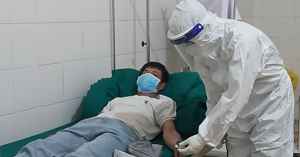 Dịch COVID-19 hôm nay: Số mắc và bệnh nhân nặng giảm mạnh