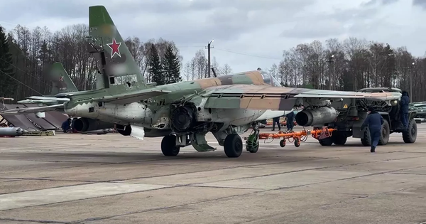 Ly kỳ chiến Su-25 Nga trúng tên lửa vẫn về căn cứ an toàn