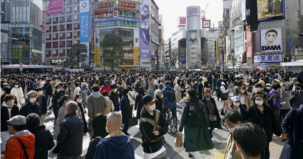 Japan’s population drops to a record