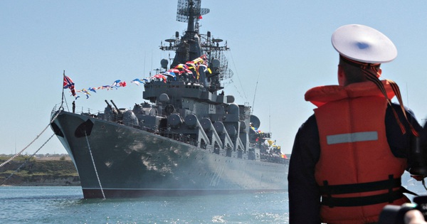 US officials: The Moscow flagship sank because of a Ukrainian missile