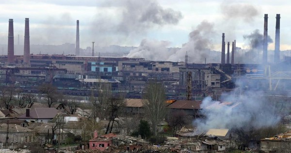 Russia claims control of Mariupol, President Putin orders a blockade of the steel factory
