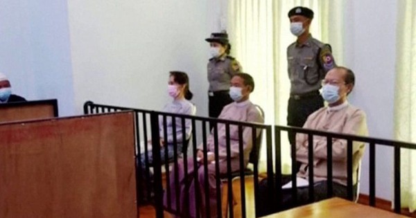 Bà Suu Kyi nhận án tù đầu tiên về tội danh tham nhũng
