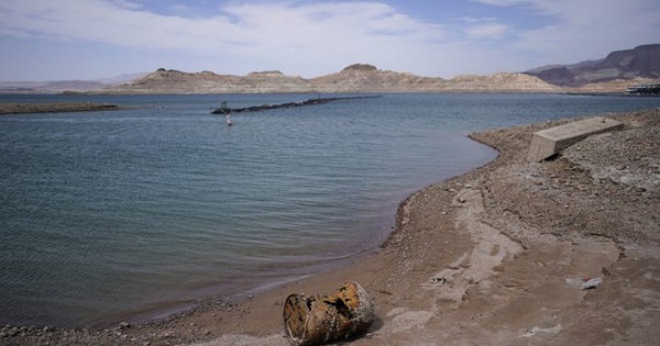 Hàng loạt bí ẩn dưới đáy hồ chứa nước ngọt lớn nhất của Mỹ