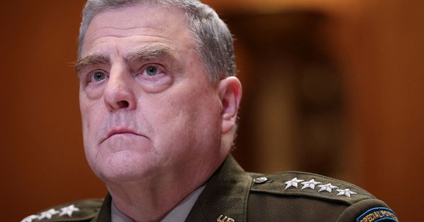 US gives “huge” aid to Ukraine, top general speaks by phone with Russia