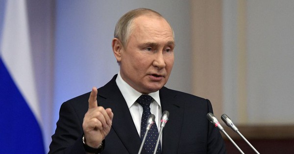 President Putin issued a decree to retaliate against Western sanctions