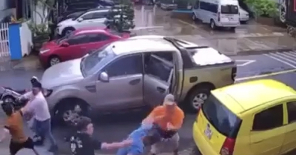 thumbnail - Kẻ cầm đầu đánh gục 3 người đi ôtô là đối tượng "số má" ở TP Long Khánh