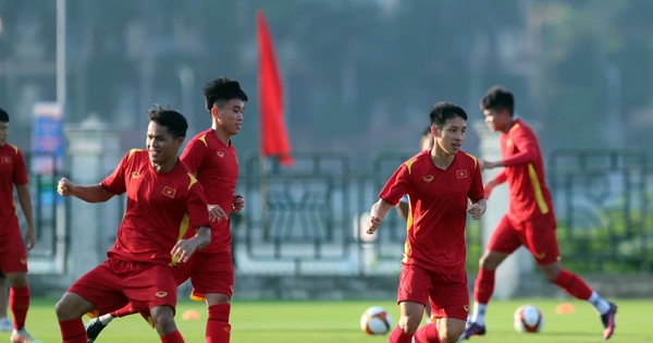 thumbnail - U23 Việt Nam - U23 Indonesia: Mở màn khó khăn cho đội chủ nhà