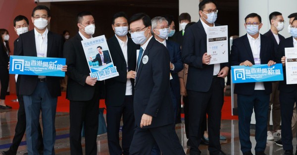 China: Elect Hong Kong leader with only candidate