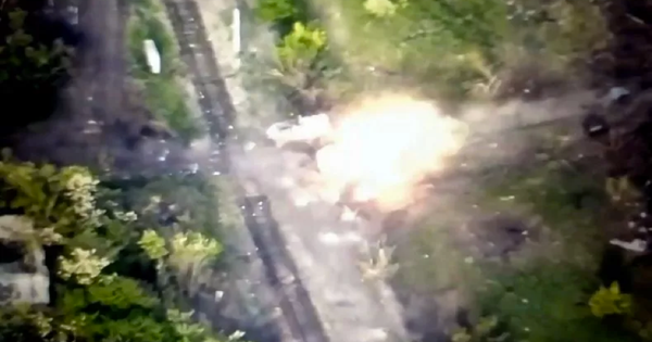 Armored vehicle stuck in ambush explodes, Russia exercises with super missiles