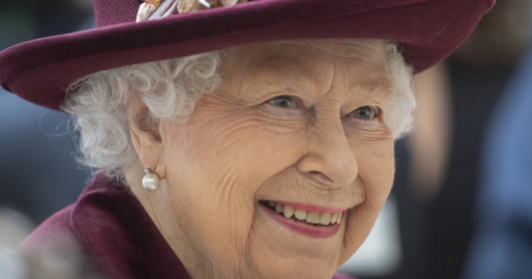 Massive cavalry parade to celebrate the Queen’s Platinum Day