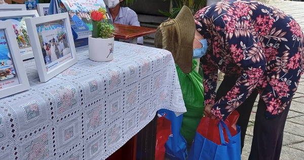 Ấm lòng người bệnh với "Phiên chợ 0 đồng" tại Bệnh viện TP Thủ Đức Ấm lòng người bệnh với "Phiên chợ 0 đồng" tại Bệnh viện TP Thủ Đức