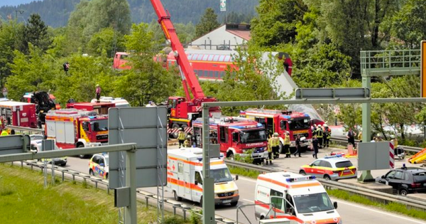 Train carrying many students crashed, 34 people were injured in Germany