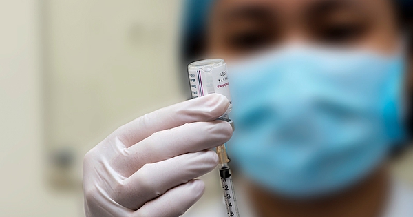 Bộ Y tế đề nghị 9 bộ tiêm vắc-xin Covid-19 mũi 3, mũi 4 cho cán bộ, nhân viên