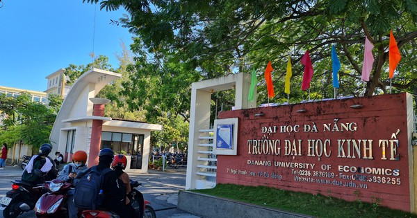 Đà Nẵng: Một giảng viên đại học nhờ sinh viên thi hộ