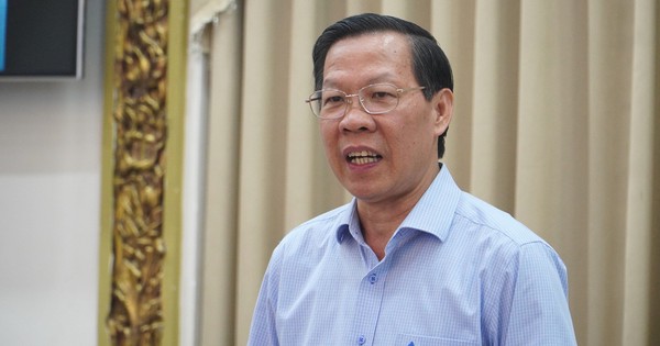 (NLĐO) - Chủ tịch UBND TP HCM Phan Văn Mãi nhấn mạnh báo cáo về Điều chỉnh quy hoạch chung TP HCM đến năm 2040, tầm nhìn đến năm 2060 phải chỉ ra được điểm mới, giá trị mới của TP HCM.