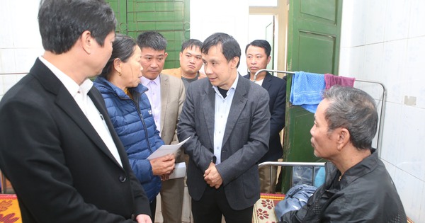 Lãnh đạo Bệnh viện Trung ương Huế khảo sát ngành y tế Hà Tĩnh