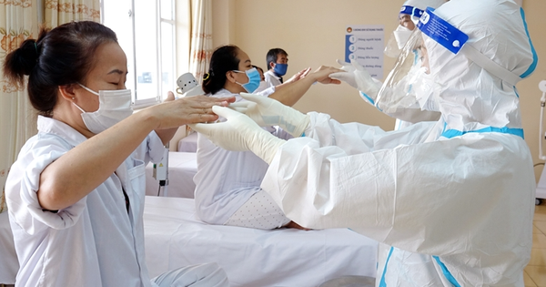 Dịch COVID-19 hôm nay: Số mắc và bệnh nhân nặng cùng tăng