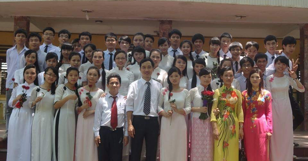 Cuộc thi viết "Người Thầy kính yêu": Thầy như viên pha lê sáng mãi