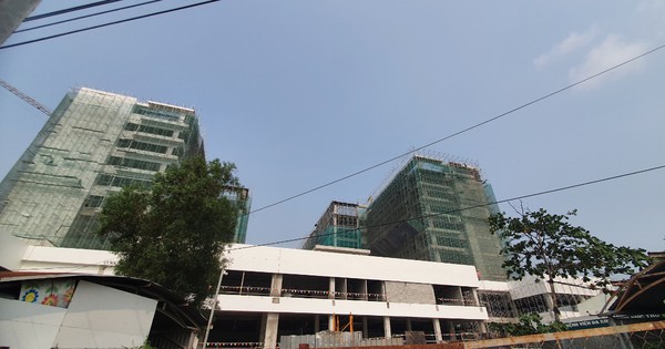 Ba bệnh viện đa khoa khu vực ở Hóc Môn, Củ Chi và Thủ Đức đang chờ được rót vốn để mua sắm trang thiết bị y tế hiện đại, đáp ứng yêu cầu là bệnh viện cửa ngõ - nơi giảm tải cho các bệnh viện tuyến cuối ở TP HCM