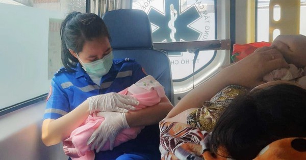 Sản phụ đẻ rớt trong nhà tắm: 2 mẹ con sức khỏe ổn định
