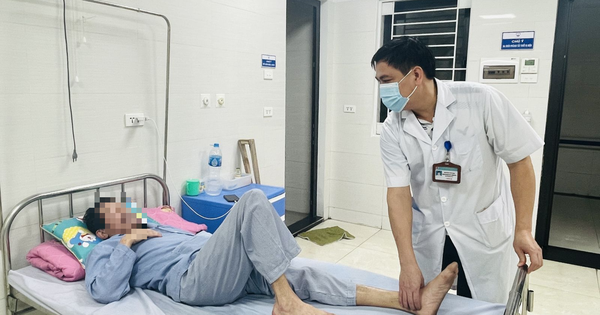 Hút thuốc lá nhiều năm, người đàn ông suýt liệt vì tắc mạch chi