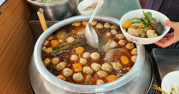 Bún bò Huế, ăn đâu cũng thấm