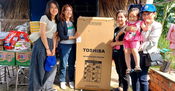 Thăm hỏi, động viên công nhân khó khăn