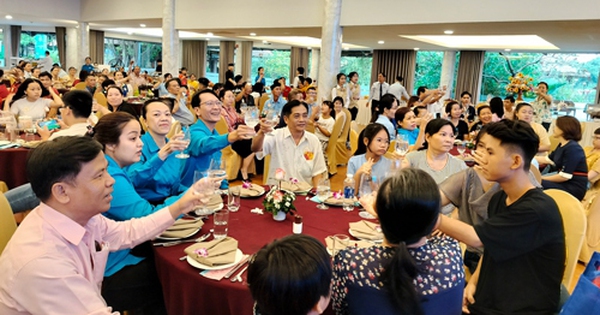 Lo Tết cho lao động đặc thù