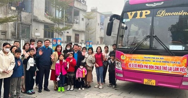 (NLĐO) - 6 chuyến xe của Công đoàn Thủ đô chở gần 300 công nhân lao động cùng người thân rời Thanh Hóa, Nghệ An, trở lại Hà Nội làm việc sau kỳ nghỉ Tết Nguyên đán Giáp Thìn