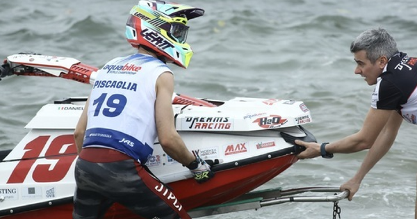 (NLĐO) – Giải đua mô tô nước thế giới UIM-ABP Aquabike World Championship với 62 tay đua bắt đầu tranh tài từ hôm nay (22-3) đến 24-3 tại đầm Thị Nại, TP Quy Nhơn, tỉnh Bình Định.