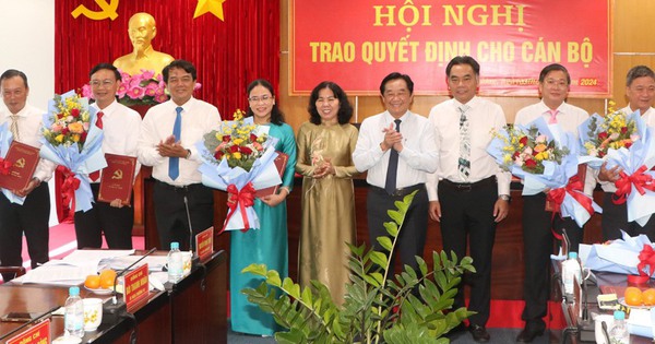 Bình Dương trao các quyết định nhân sự quan trọng