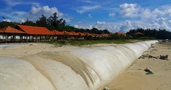 Giữ đất ven biển